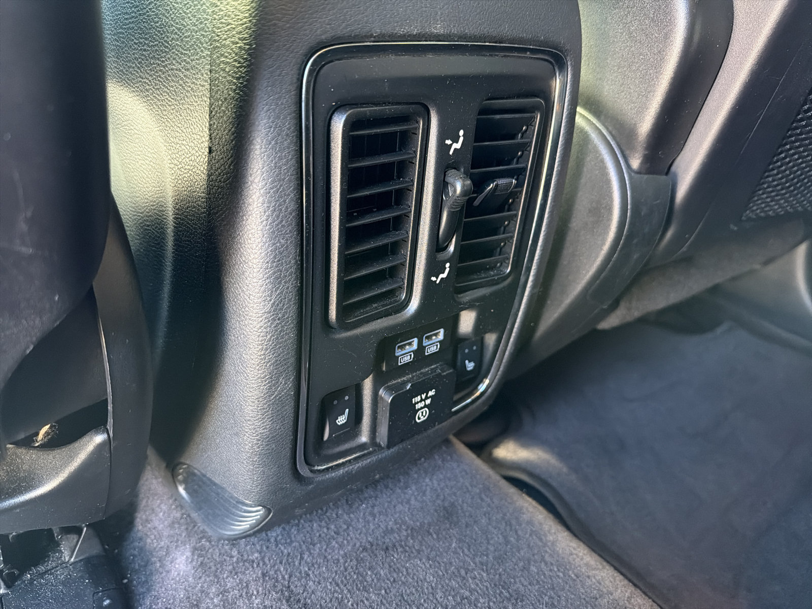 Used 2015 Dodge Durango Limited w/ Nav & Power Liftgate Group RWD image 15