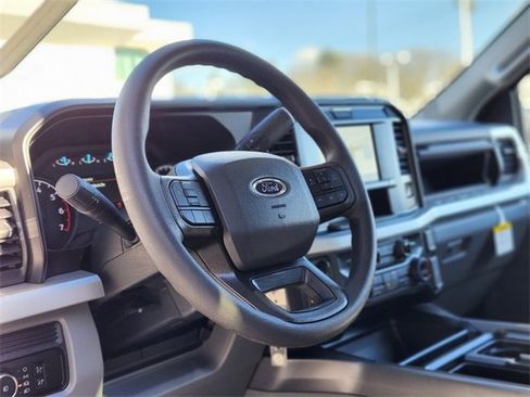 New 2026 Ford F250 XLT w/ FX4 Off-Road Package image 18