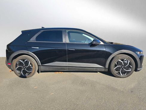 Used 2024 Hyundai Ioniq 5 SE image 2