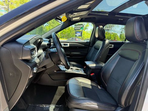 Used 2022 Ford Explorer ST-Line AWD/4WD image 18