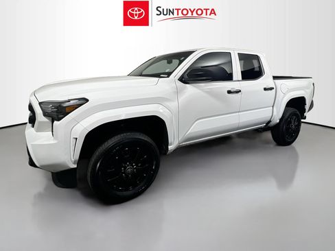 Used 2025 Toyota Tacoma SR AWD/4WD image 9