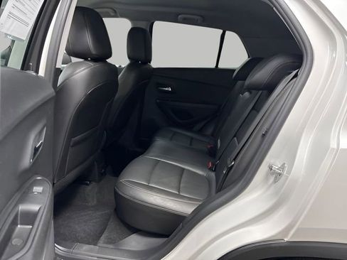 Used 2021 Chevrolet Trax LT w/ Premium Seat Package image 23