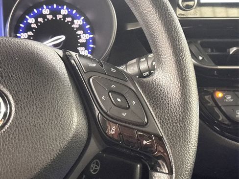 Used 2019 Toyota C-HR LE image 25