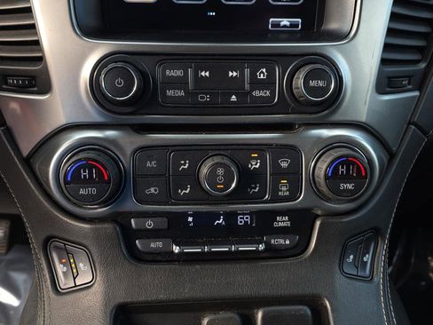 Used 2018 Chevrolet Suburban LT image 29