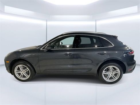 Used 2025 Porsche Macan image 10