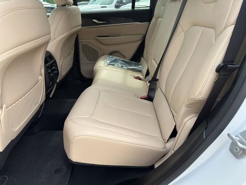 Used 2025 Jeep Grand Cherokee Limited RWD image 22