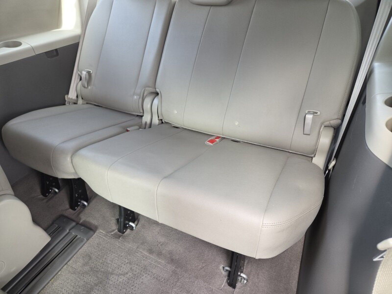 Used 2017 Toyota Sienna XLE Premium FWD image 15