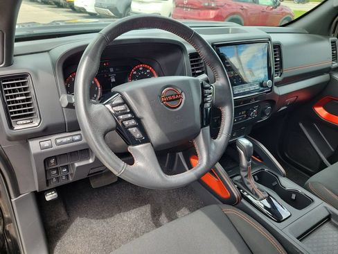 Used 2022 Nissan Frontier PRO-4X w/ Technology Package AWD/4WD image 14