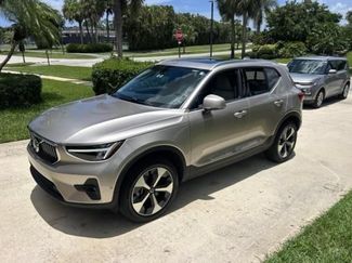 Used 2024 Volvo XC40 B5 Plus AWD/4WD video 1