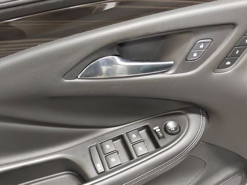 Used 2019 Buick Envision Essence image 25