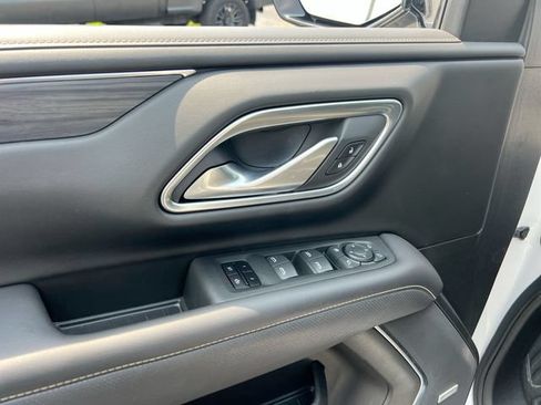 Used 2021 GMC Yukon XL SLT w/ Rear Media and Nav Package AWD/4WD image 23