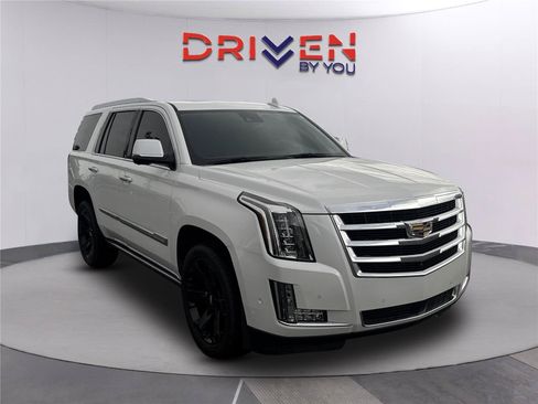 Used 2020 Cadillac Escalade Premium Luxury AWD/4WD image 1