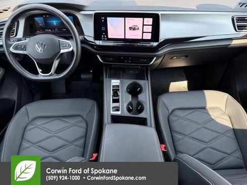 Used 2025 Volkswagen Atlas Cross Sport SE AWD/4WD image 14