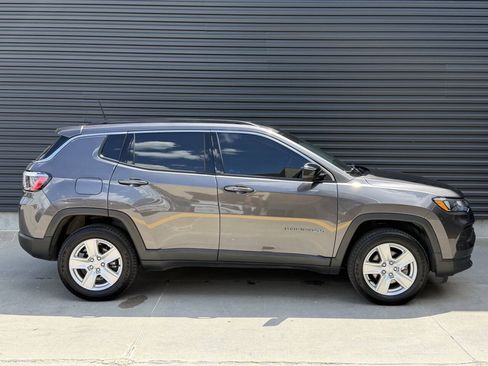 Used 2022 Jeep Compass Latitude AWD/4WD image 10