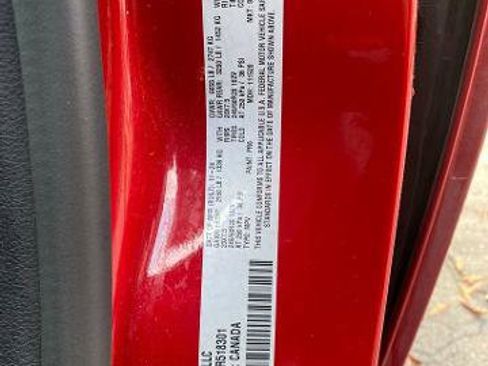 Used 2025 Chrysler Pacifica Limited image 17