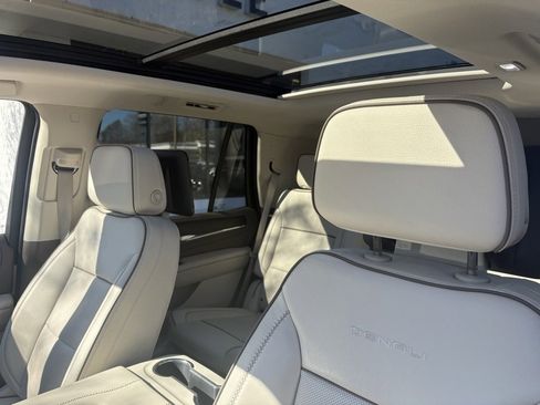 Used 2024 GMC Yukon Denali w/ Denali Reserve Package image 2