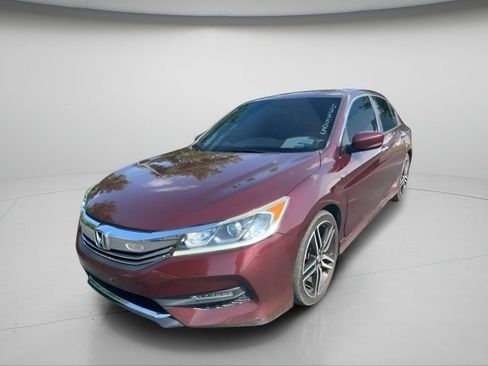 Used 2017 Honda Accord Sport image 2