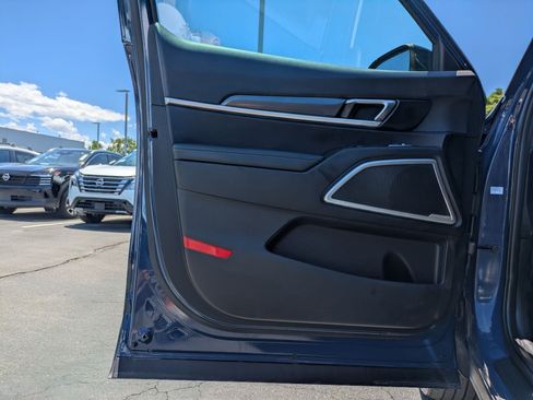 Used 2023 Kia Telluride S AWD/4WD image 14