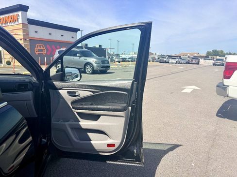 Used 2016 Honda Pilot EX image 36