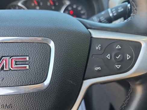 Used 2023 GMC Terrain SLT w/ Infotainment Package II image 15