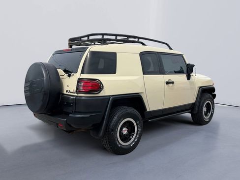 Used 2010 Toyota FJ Cruiser 4WD image 3