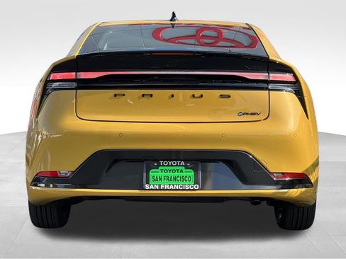 New 2026 Toyota Prius Plug-In Hybrid image 4