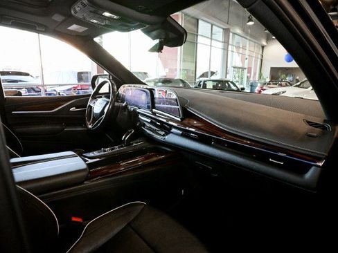 Used 2023 Cadillac Escalade ESV Premium Luxury image 23