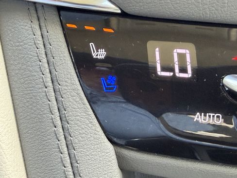 Certified 2023 Cadillac XT5 Premium Luxury w/ Technology Package image 23