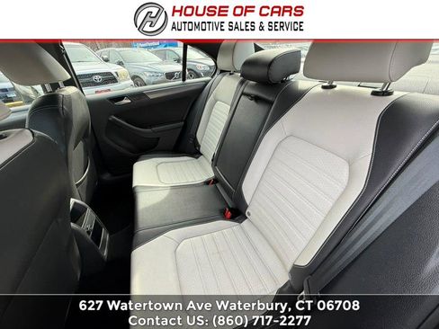 Used 2016 Volkswagen Jetta Sport image 43