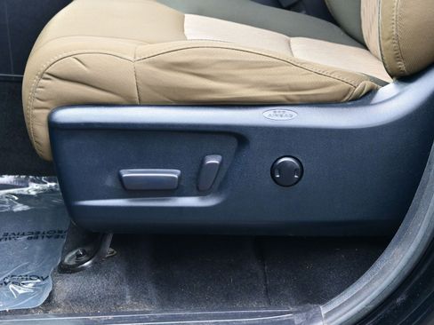 Used 2017 Toyota Tundra SR5 image 11