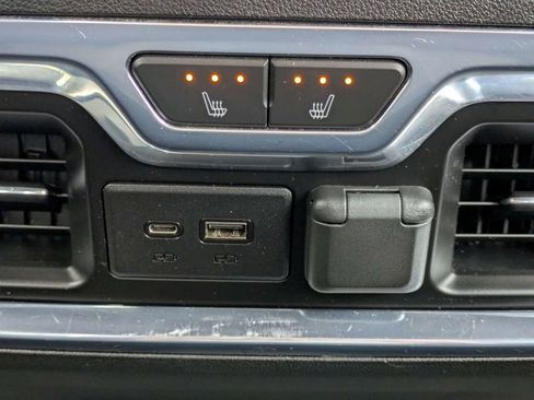 Used 2020 GMC Sierra 2500 AT4 w/ AT4 Premium Package image 14