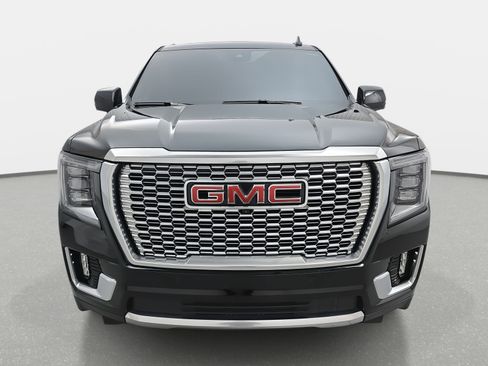 Used 2023 GMC Yukon Denali w/ Denali Reserve Package image 8