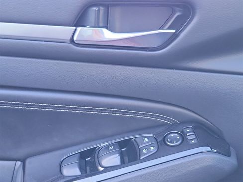 Used 2023 Nissan Altima 2.5 SV w/ SV Premium Package image 15