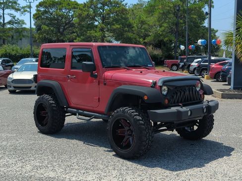 Used 2011 Jeep Wrangler Sahara w/ Connectivity Group AWD/4WD image 9