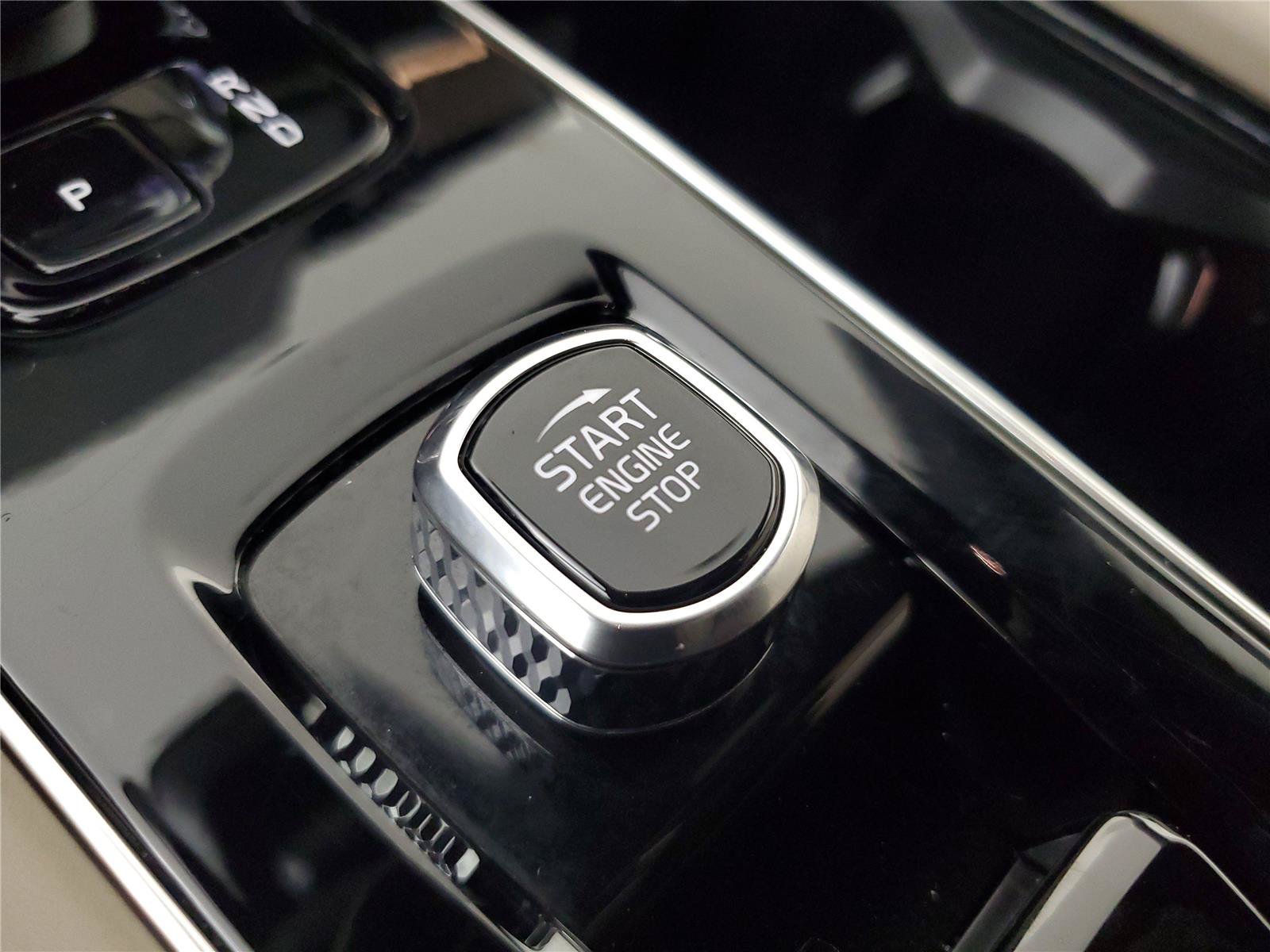 Certified 2026 Volvo XC90 B6 Plus AWD/4WD image 31