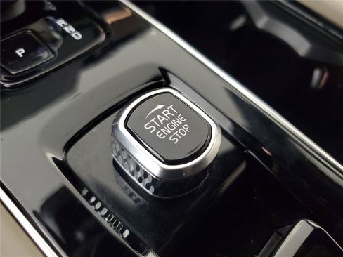 Certified 2026 Volvo XC90 B6 Plus AWD/4WD image 31