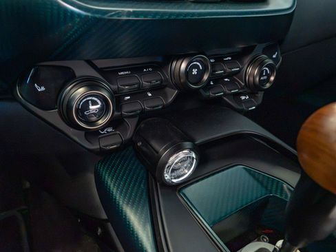 Used 2024 Aston Martin Valour RWD image 32