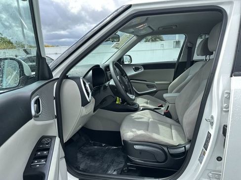 Used 2023 Kia Soul LX FWD image 22