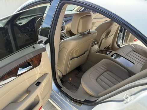 Used 2014 Mercedes-Benz CLS 550 w/ Premium 1 Package image 24