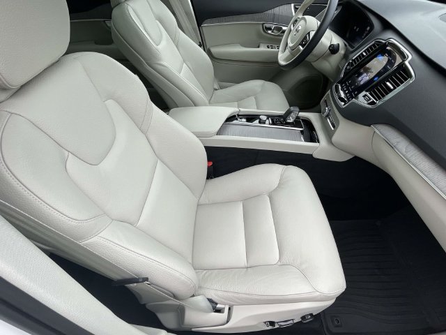 Certified 2024 Volvo XC90 B5 Plus AWD/4WD image 15