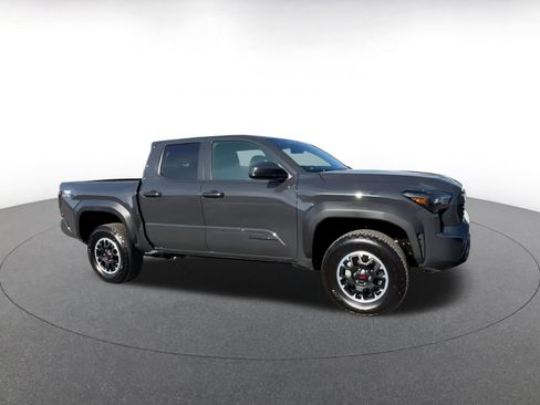 Used 2025 Toyota Tacoma TRD Off-Road image 2