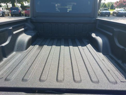 Used 2026 Jeep Gladiator Sport AWD/4WD image 14