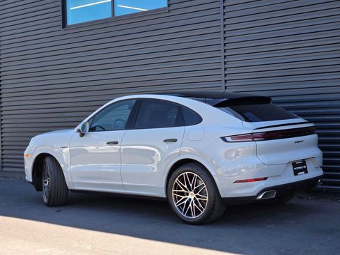 New 2025 Porsche Cayenne E-Hybrid Coupe AWD/4WD image 3