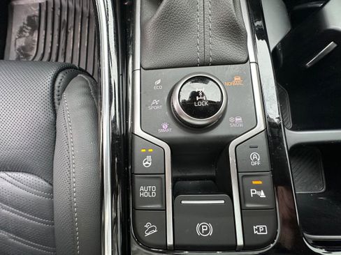 Used 2025 Kia Sorento SX Prestige image 35
