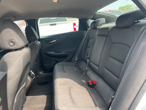 Used 2016 Chevrolet Malibu LT image 16