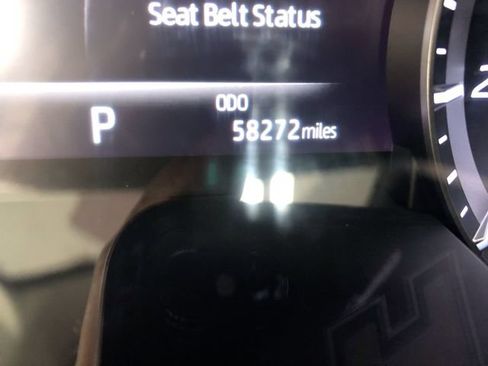 Used 2021 Toyota Highlander XLE AWD/4WD image 19