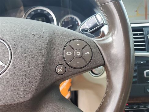 Used 2013 Mercedes-Benz E 350 4MATIC Sedan image 21
