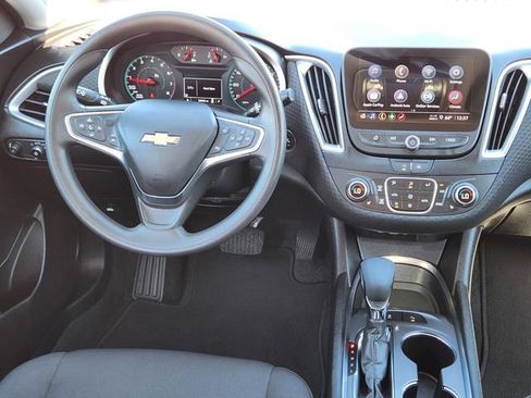 Used 2025 Chevrolet Malibu LT image 28