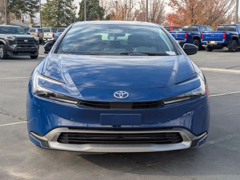 New 2026 Toyota Prius Plug-In Hybrid FWD image 9
