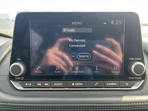 Used 2024 Nissan Rogue SV image 25